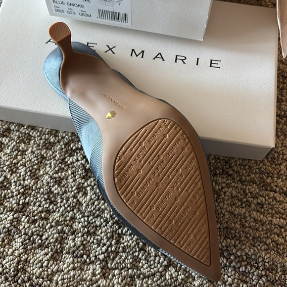 Alex Marie Audrene - Picture 3 of 5